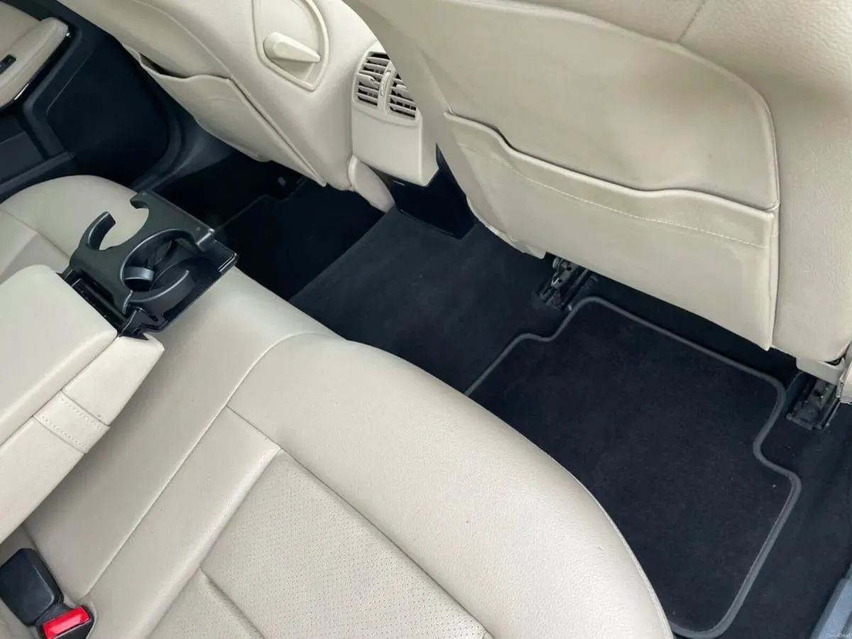 Mercedes-Benz E-Class 2010 - Image 4
