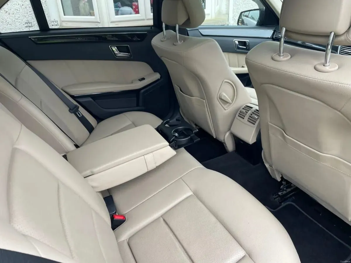 Mercedes-Benz E-Class 2010 - Image 6