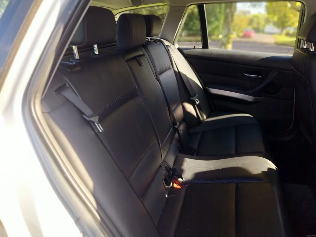 BMW 3-Series 2012 - Image 3