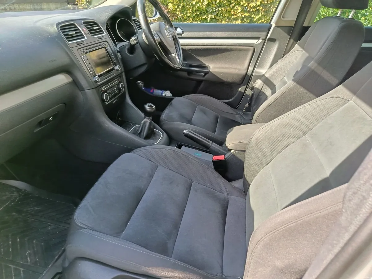 Volkswagen Golf 2011 - Image 4
