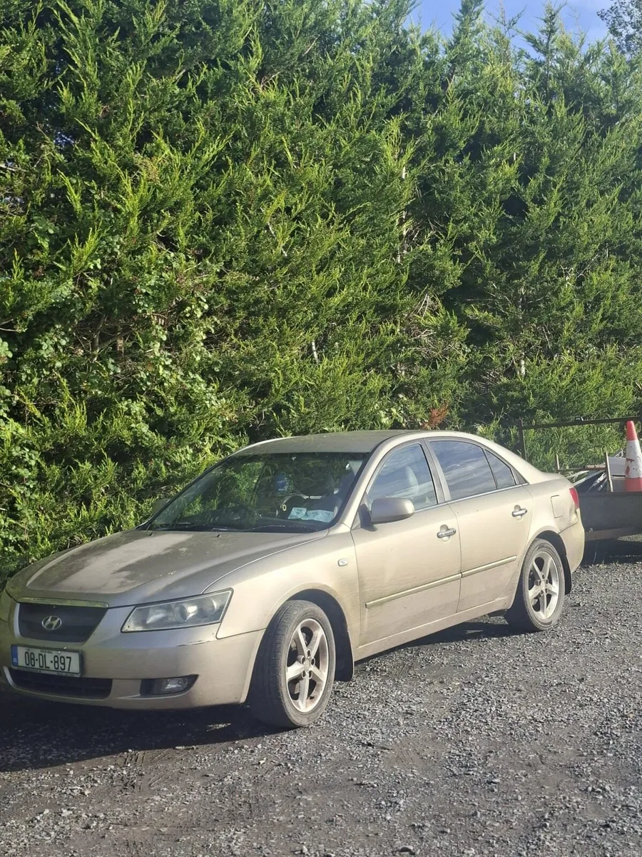 Hyundai Santa - Image 1