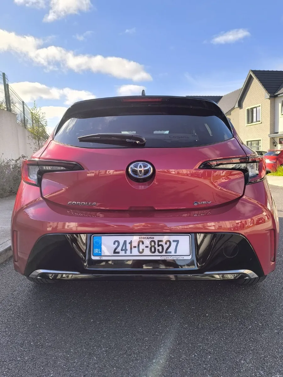Toyota Corolla Luna Sport Hatchback 2024 - Image 3
