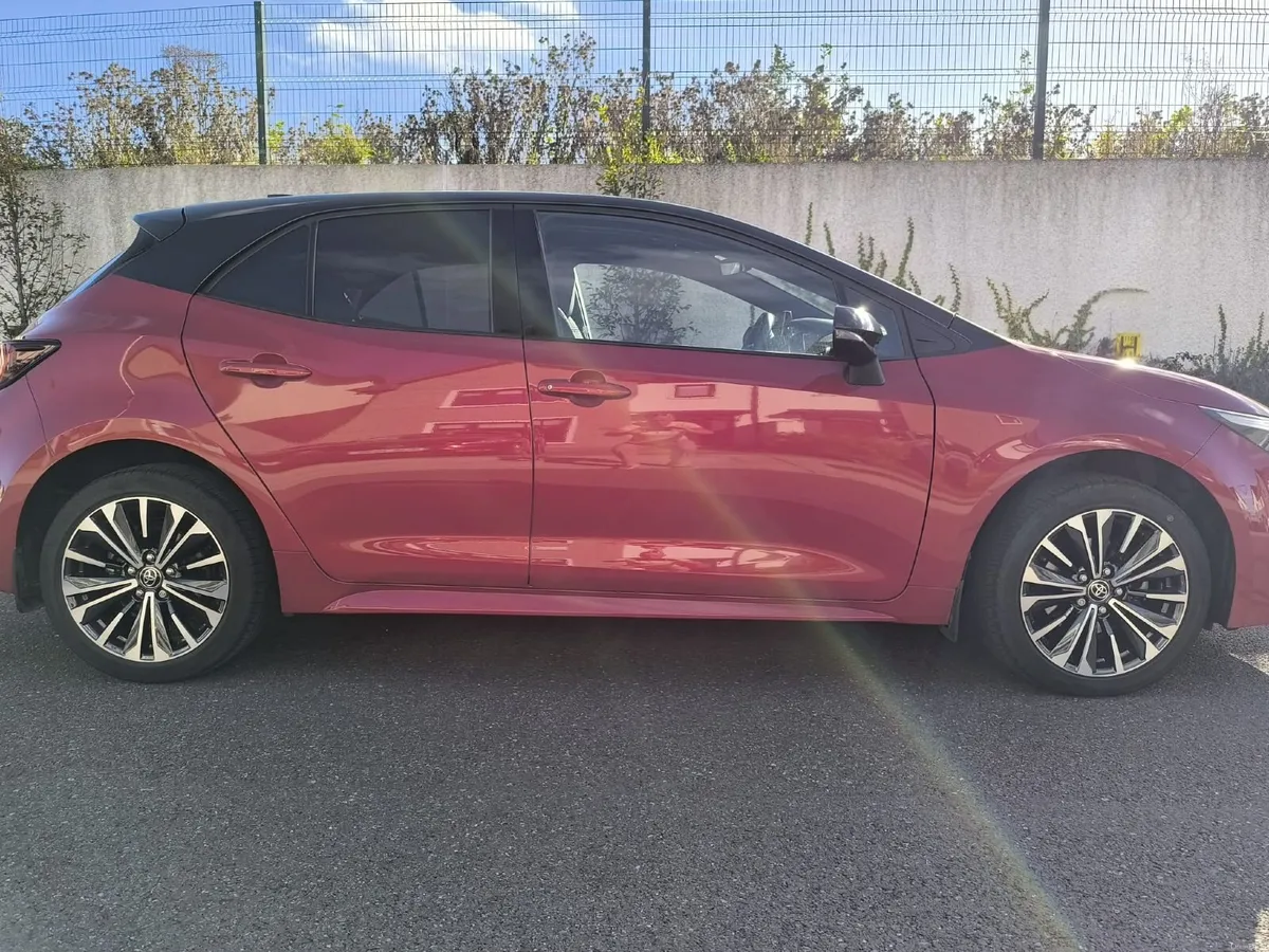 Toyota Corolla Luna Sport Hatchback 2024 - Image 5