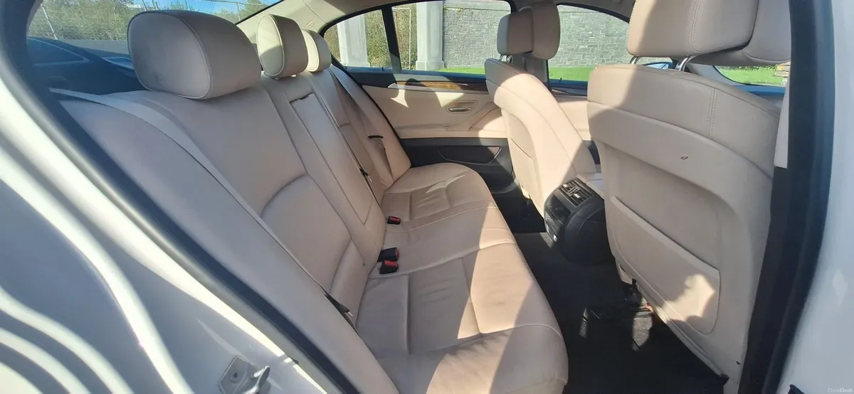 BMW 5-Series 2013 - Image 2