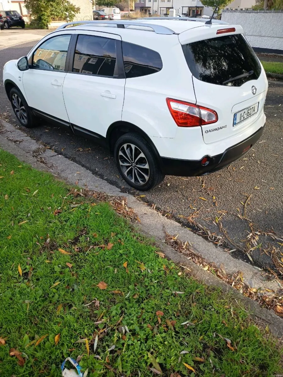 Image 2 of 10