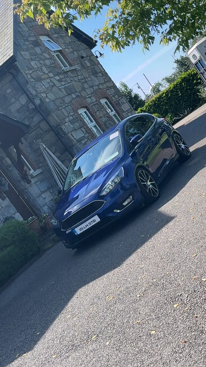 2015 ford focus - Image 1