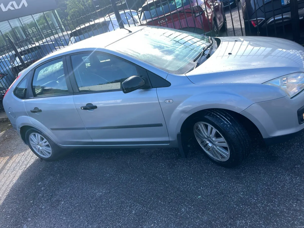 Ford Focus 1.4 Petrol 2005 – NCT 27/02/2027 - Image 4