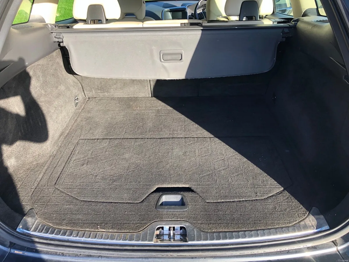 Volvo XC60 D4 High spec - Image 6