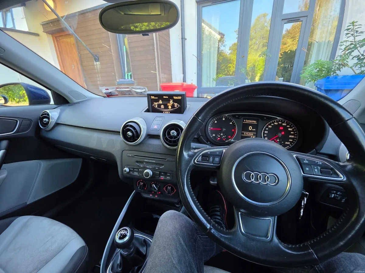 Audi A1 2010 - Image 6