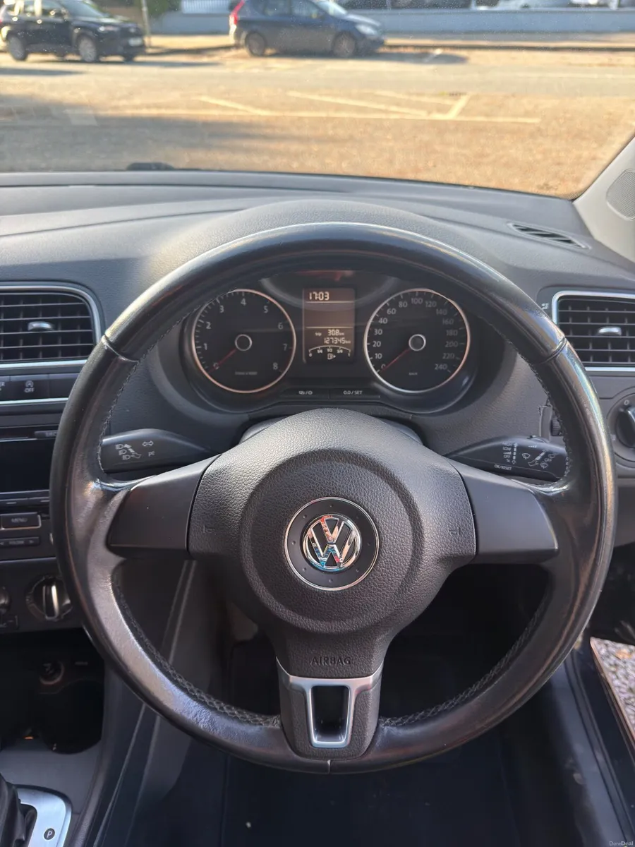 Volkswagen Polo 2014 Automatic - Image 5
