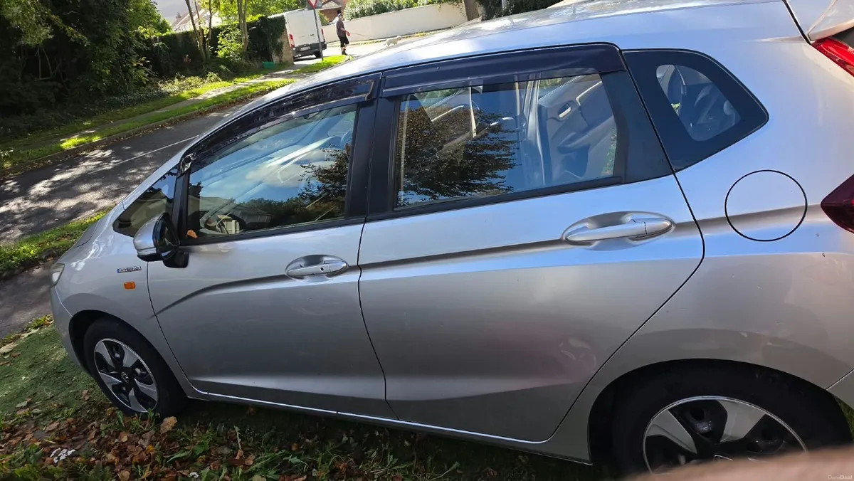 2017 Honda Fit Hybrid Auto | 62k km | NCT Sep 2028 - Image 4