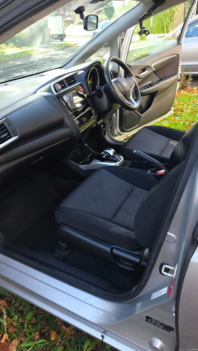 2017 Honda Fit Hybrid Auto | 62k km | NCT Sep 2028 - Image 6