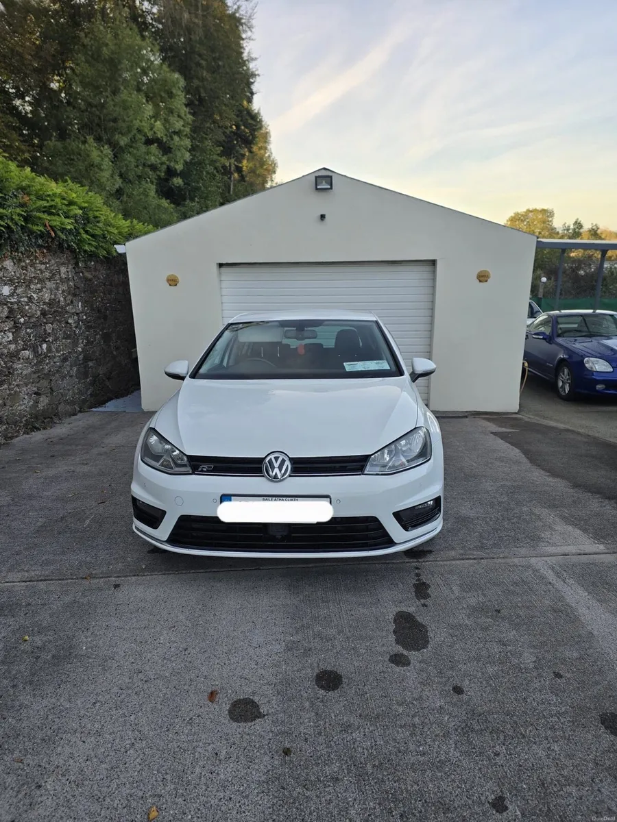2016 Volkswagen Golf 1.6 TDI R-Line - Image 2