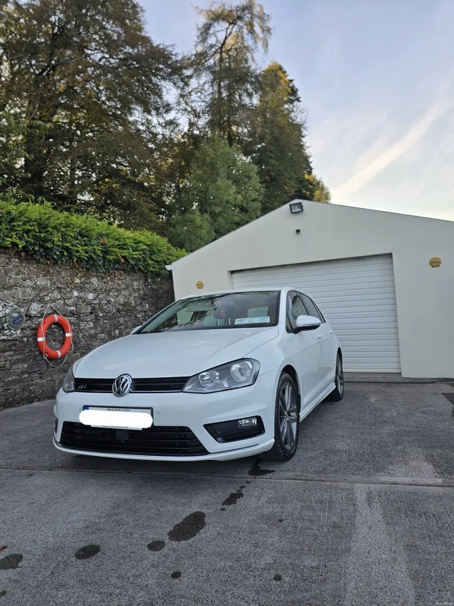 2016 Volkswagen Golf 1.6 TDI R-Line - Image 3