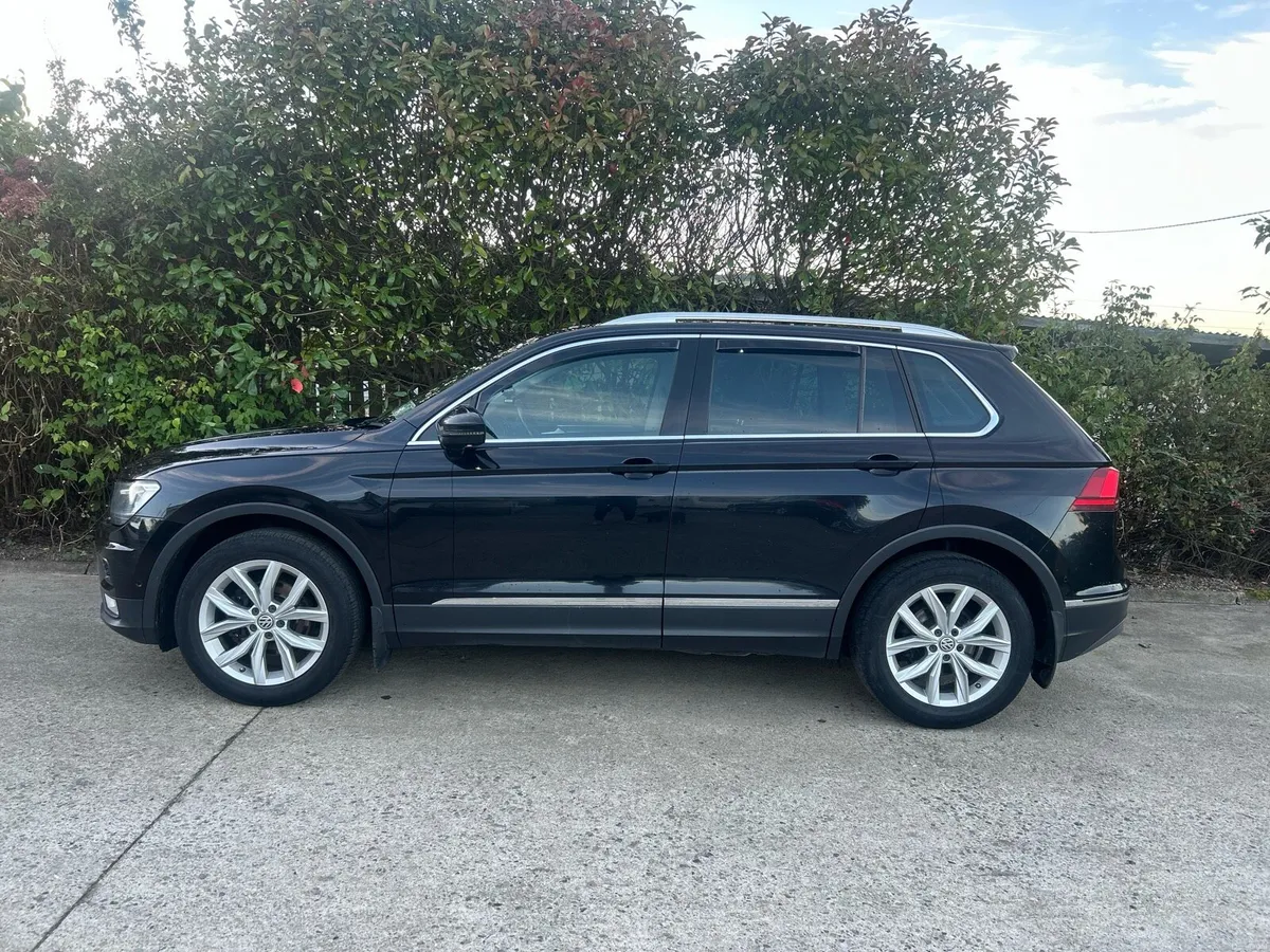 2016 Volkswagen Tiguan Highline - Image 2