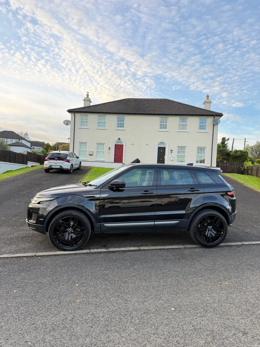 Land Rover Range Rover Evoque 2.0 ED4 SE Manual - Image 2
