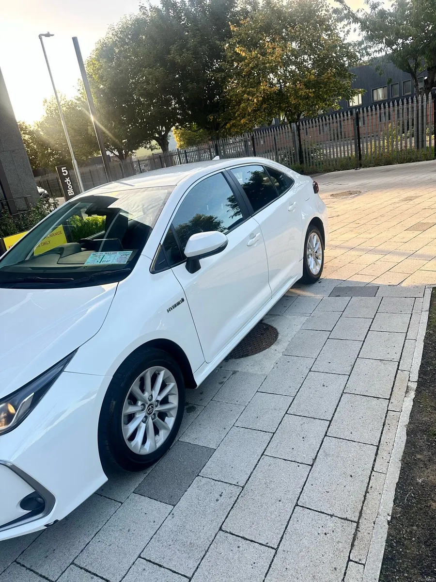 Toyota Corrolla hybrid - Image 4