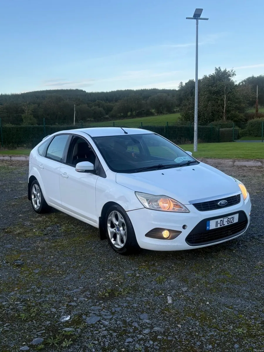 Ford Focus 2011 - Image 2