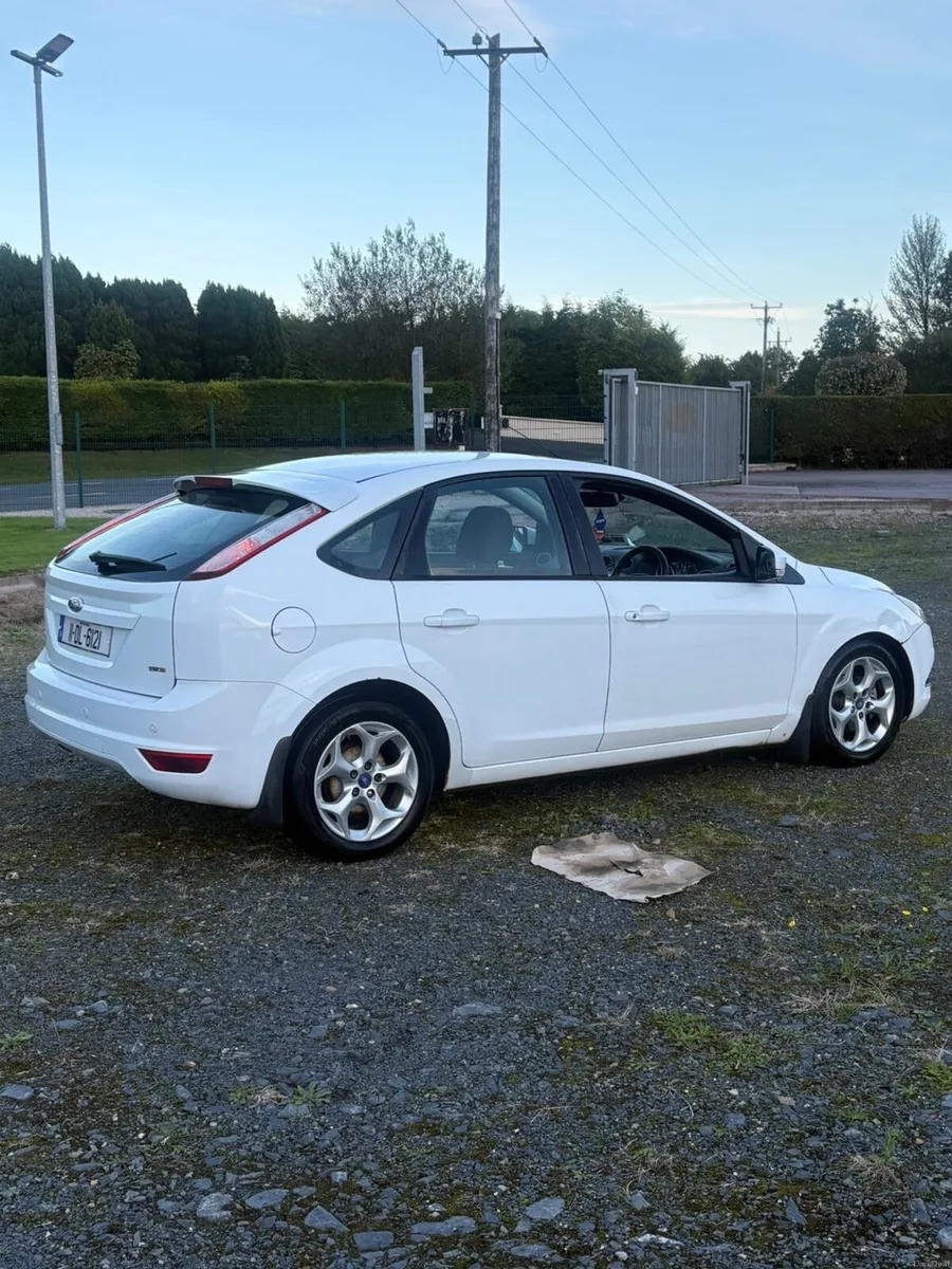 Ford Focus 2011 - Image 3