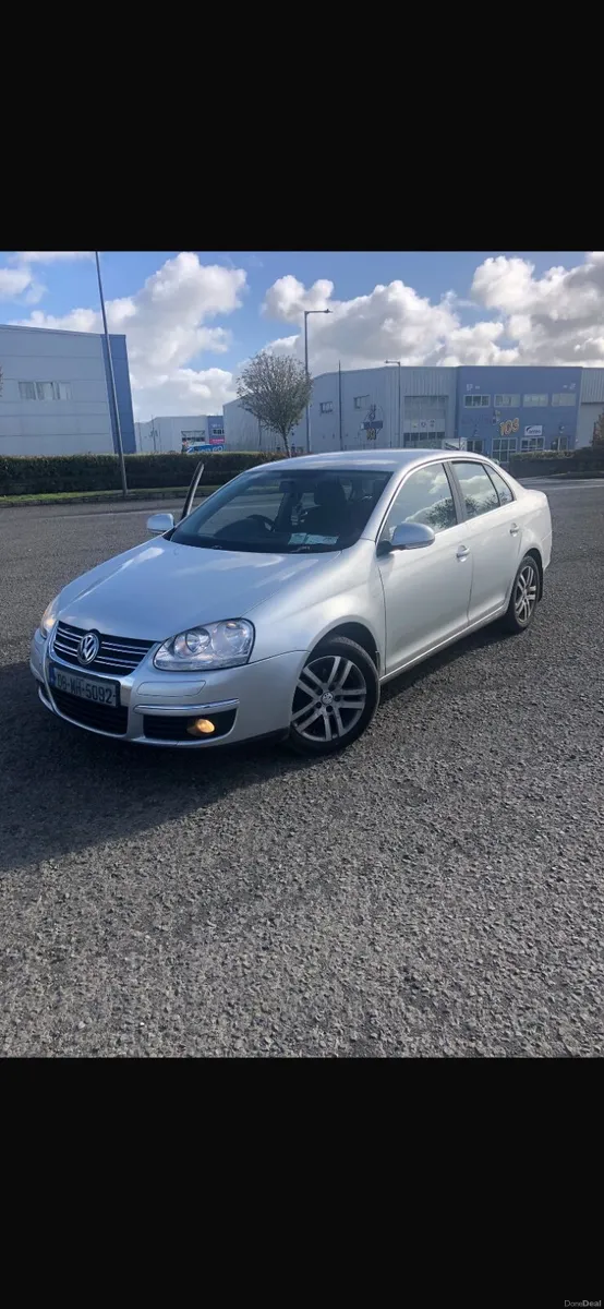 Volkswagen Jetta 2008 - Image 2