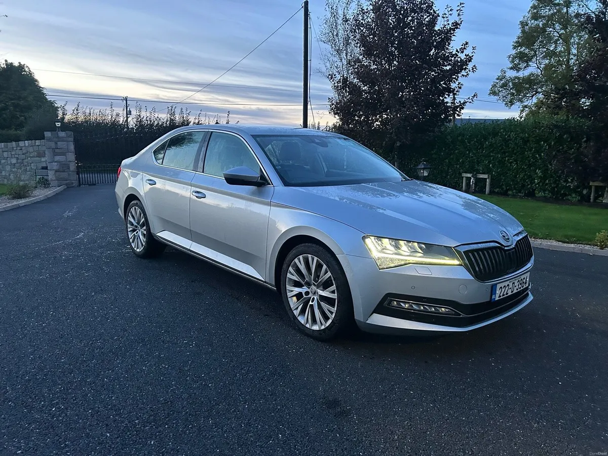 2022 Skoda superb - Image 1