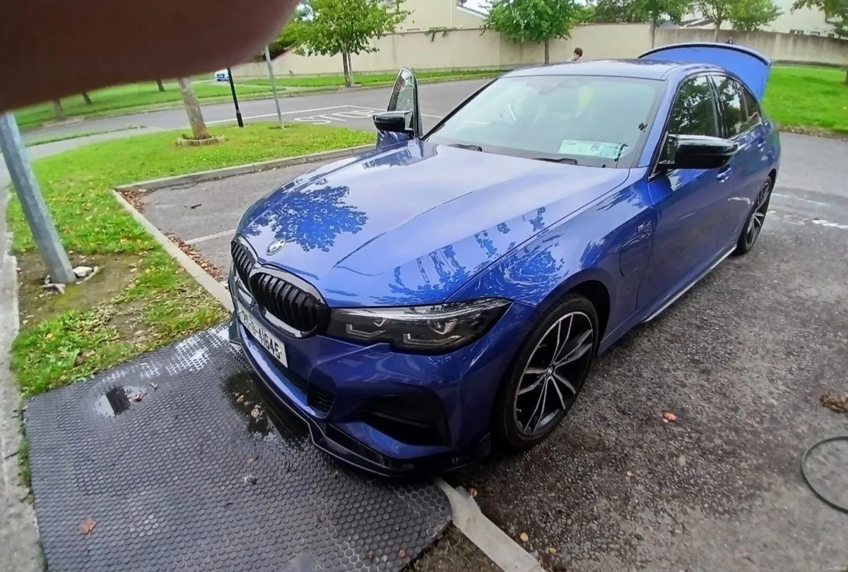 BMW 3-Series 2021 - Image 1