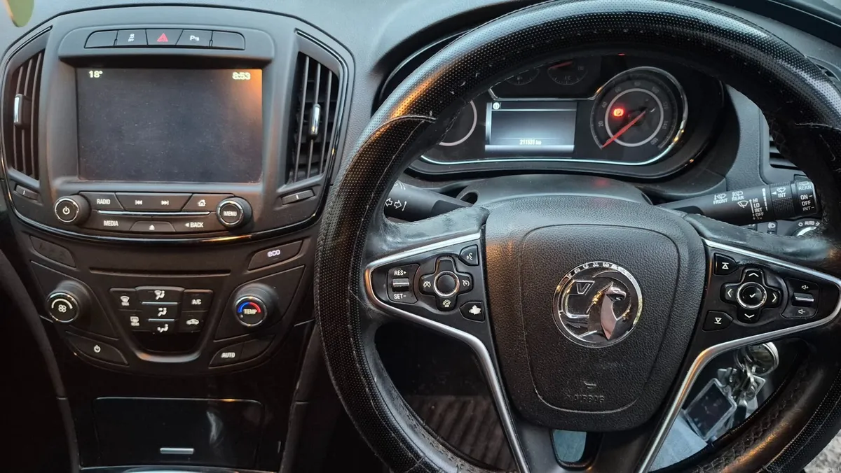 Vauxhall Insignia 2016 - Image 2