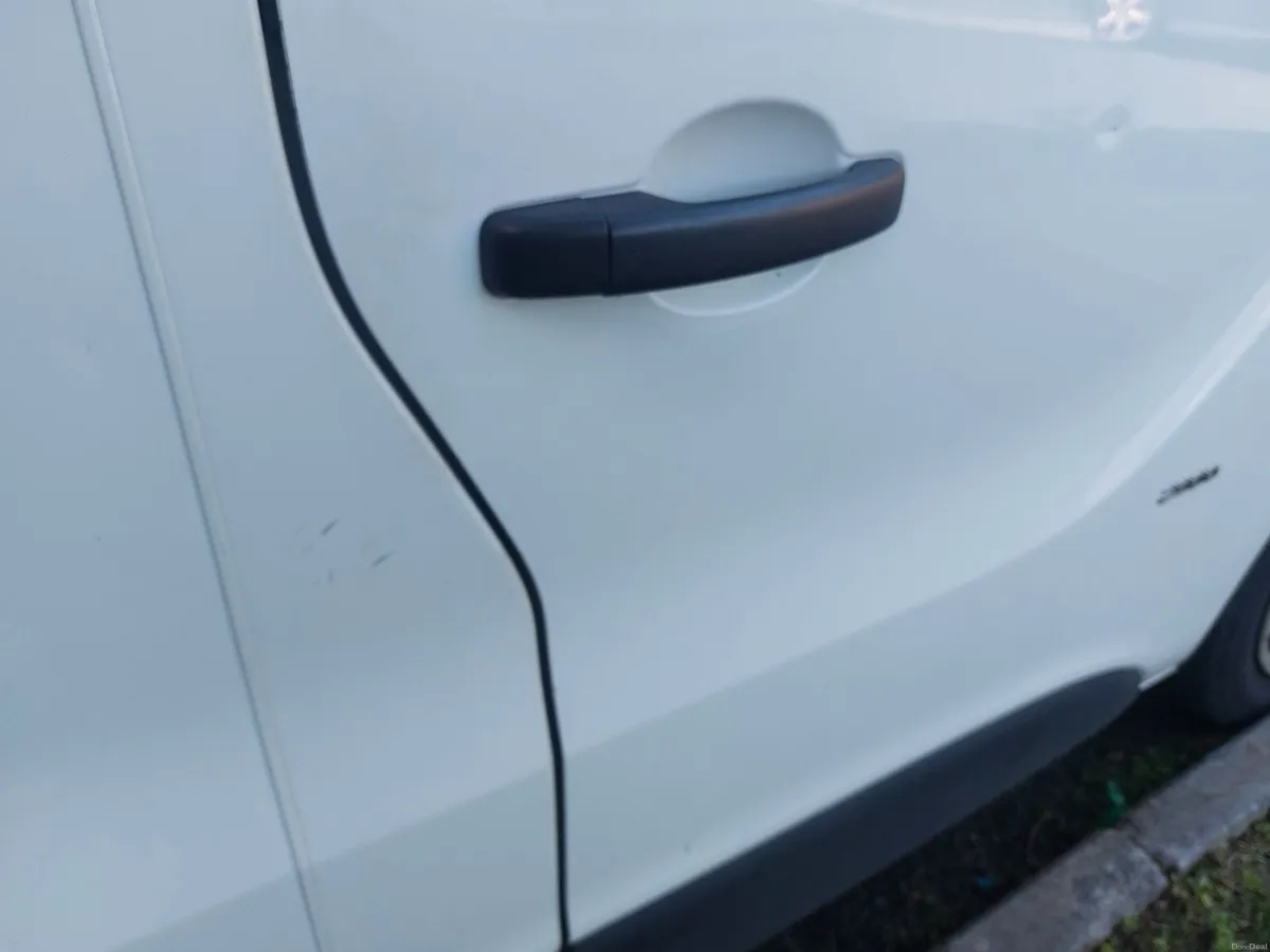 Vauxhall Vivaro 2017 - Image 2