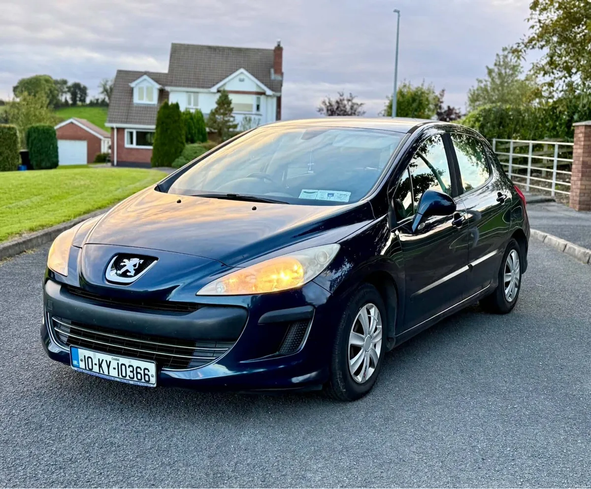 AUTOMATIC 2010 Peugeot 308 1.6 Diesel - Image 2