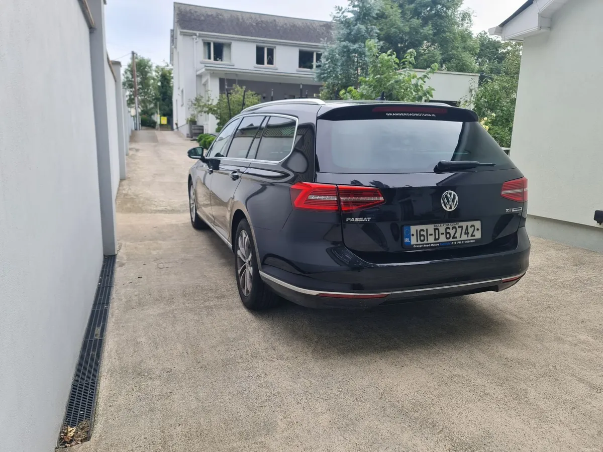 Volkswagen Passat 2016 - Image 5