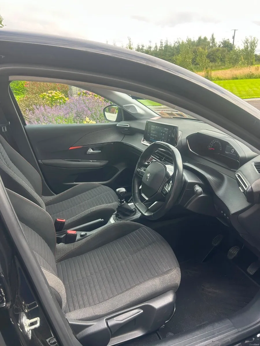 Peugeot 208 1.5 BlueHDI 100 bhp GT Line 2021 - Image 5