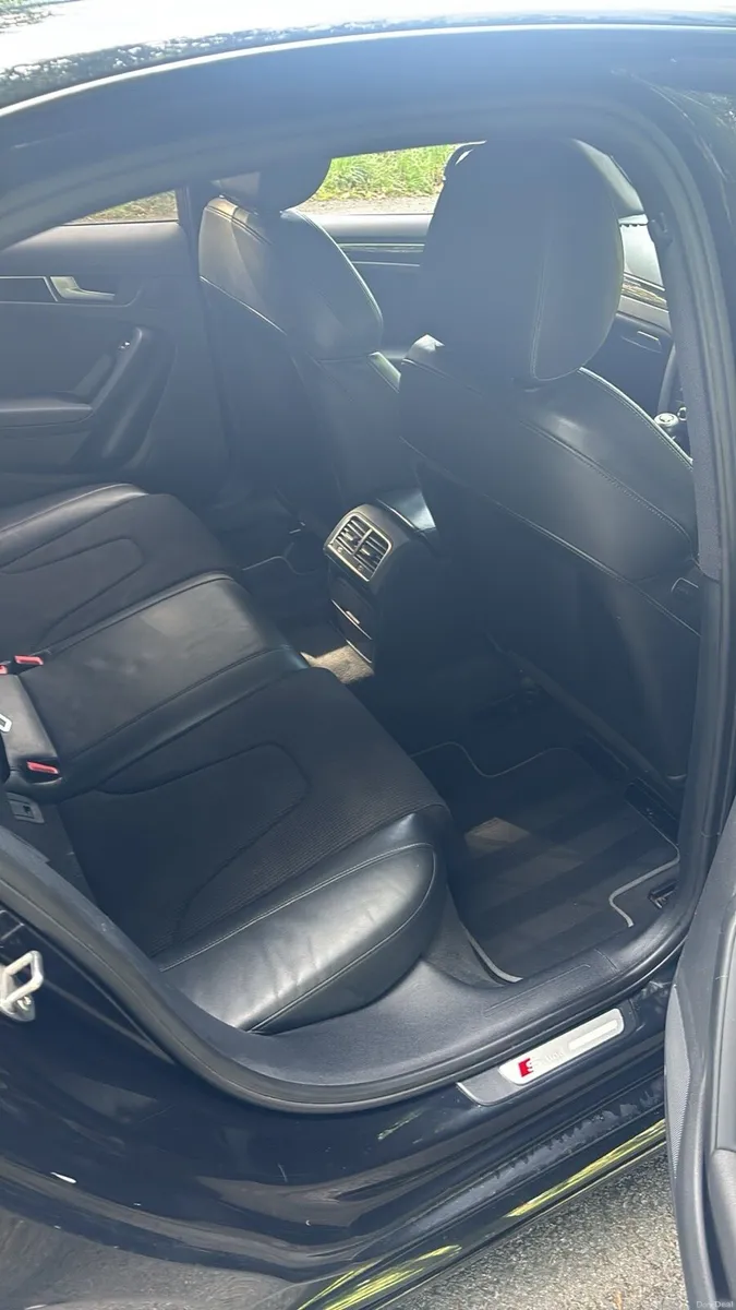 Audi a4 b8.5 black addition sline - Image 2
