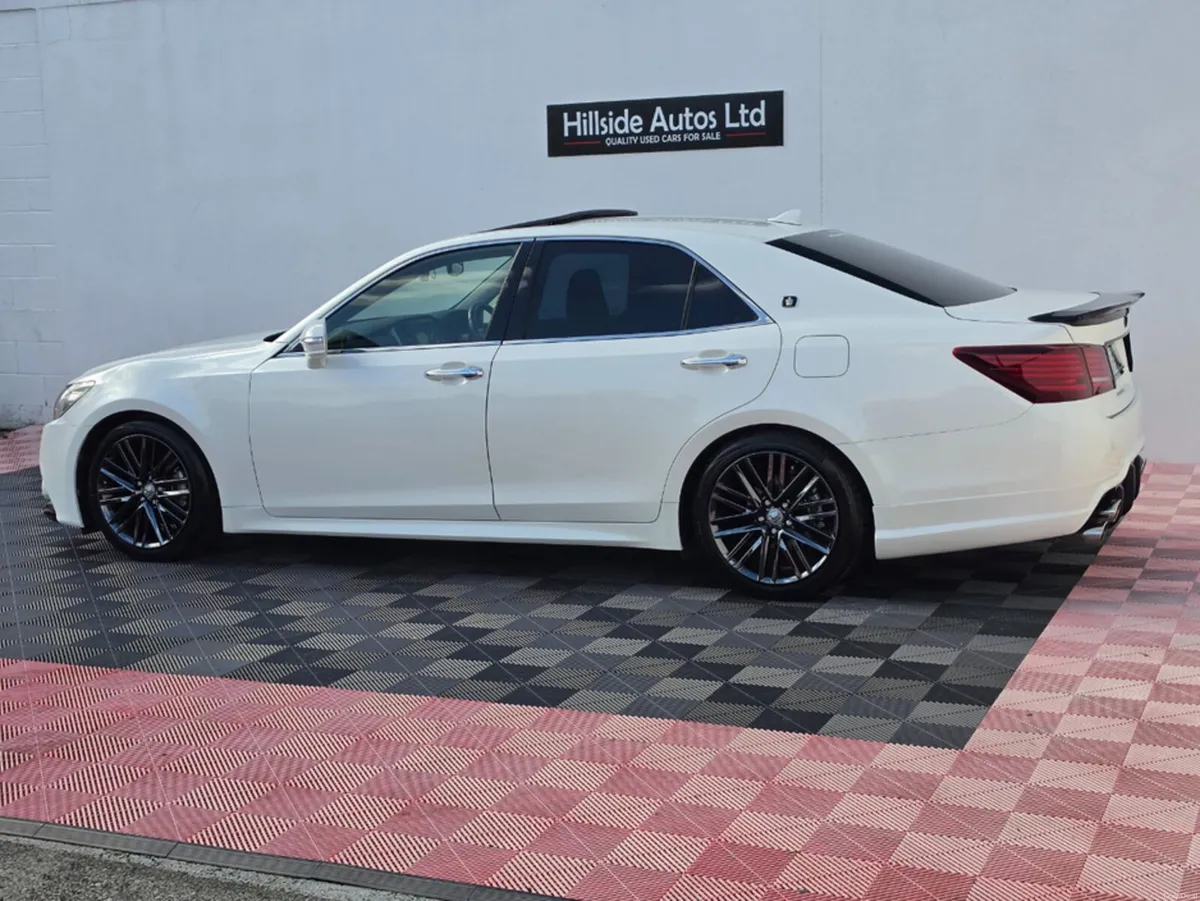 Toyota Crown ATHLETE TOMS KIT 2.5 PETROL HYBRID - Image 6