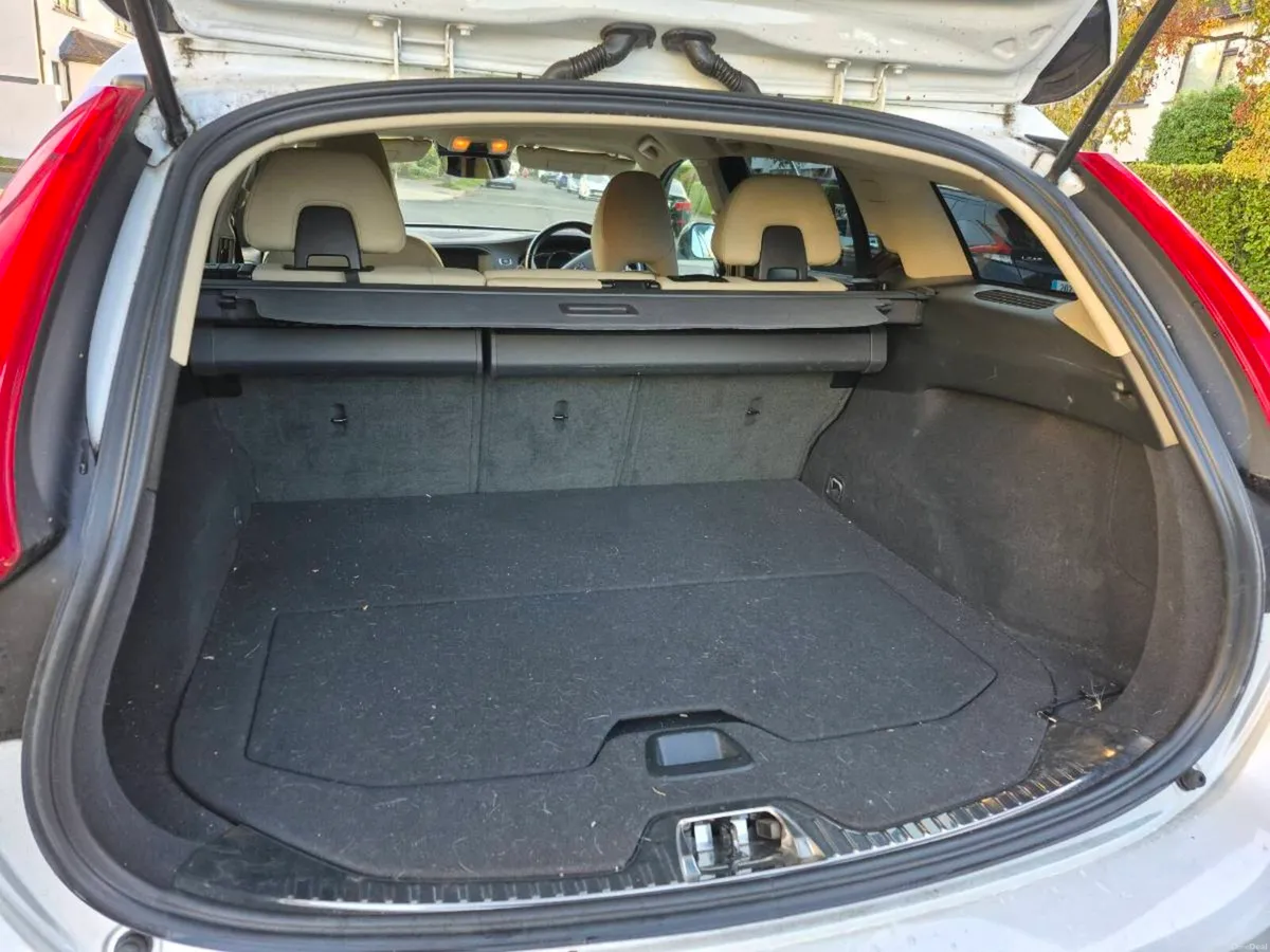 Volvo V60 cross country - Image 5