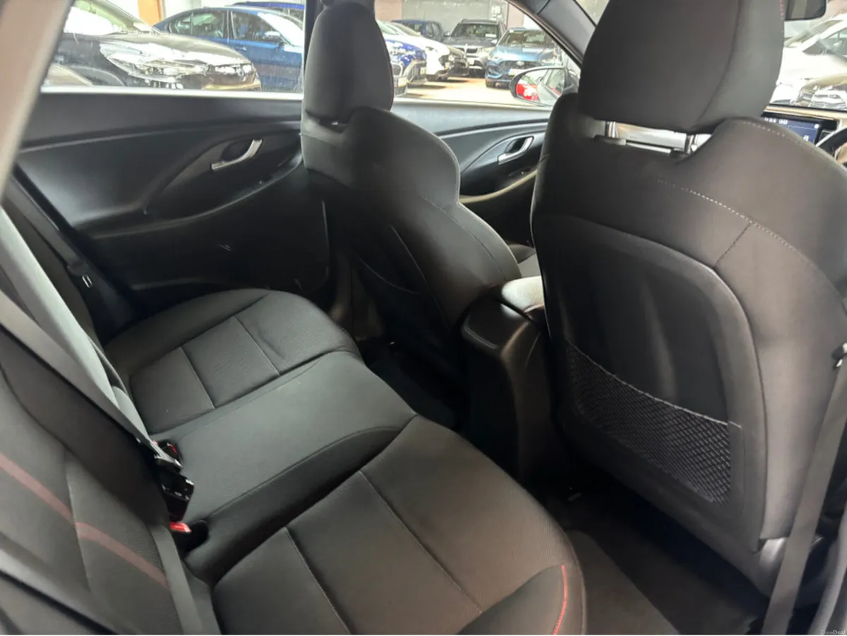 Hyundai i30 I 30 NLINE 5DR PETROL - Image 4