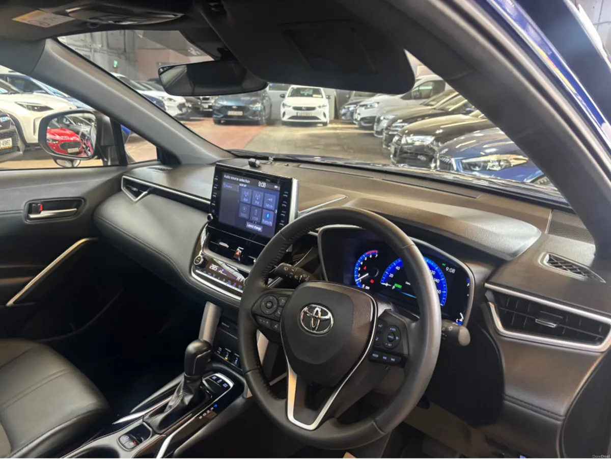 Toyota Corolla Cross CROSS 1.8 HEV only 4000 kms t - Image 6