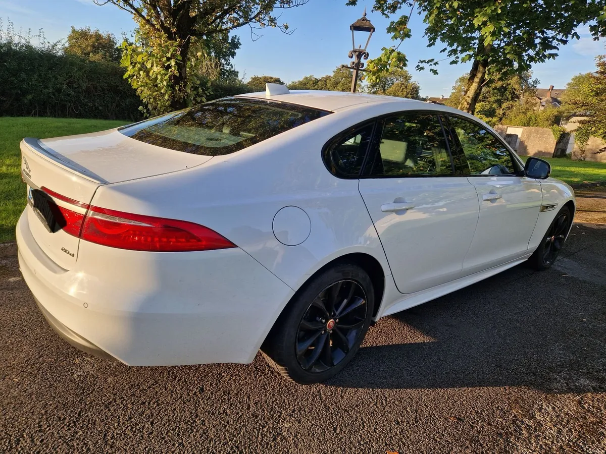 Jaguar XF 2017 - Image 2