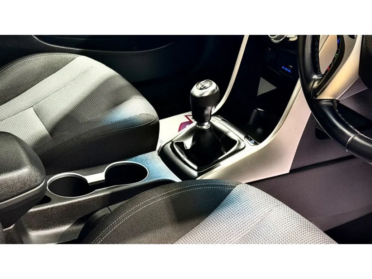 Hyundai i30 SE BLUE DRIVE 110PS 5DR - Image 4