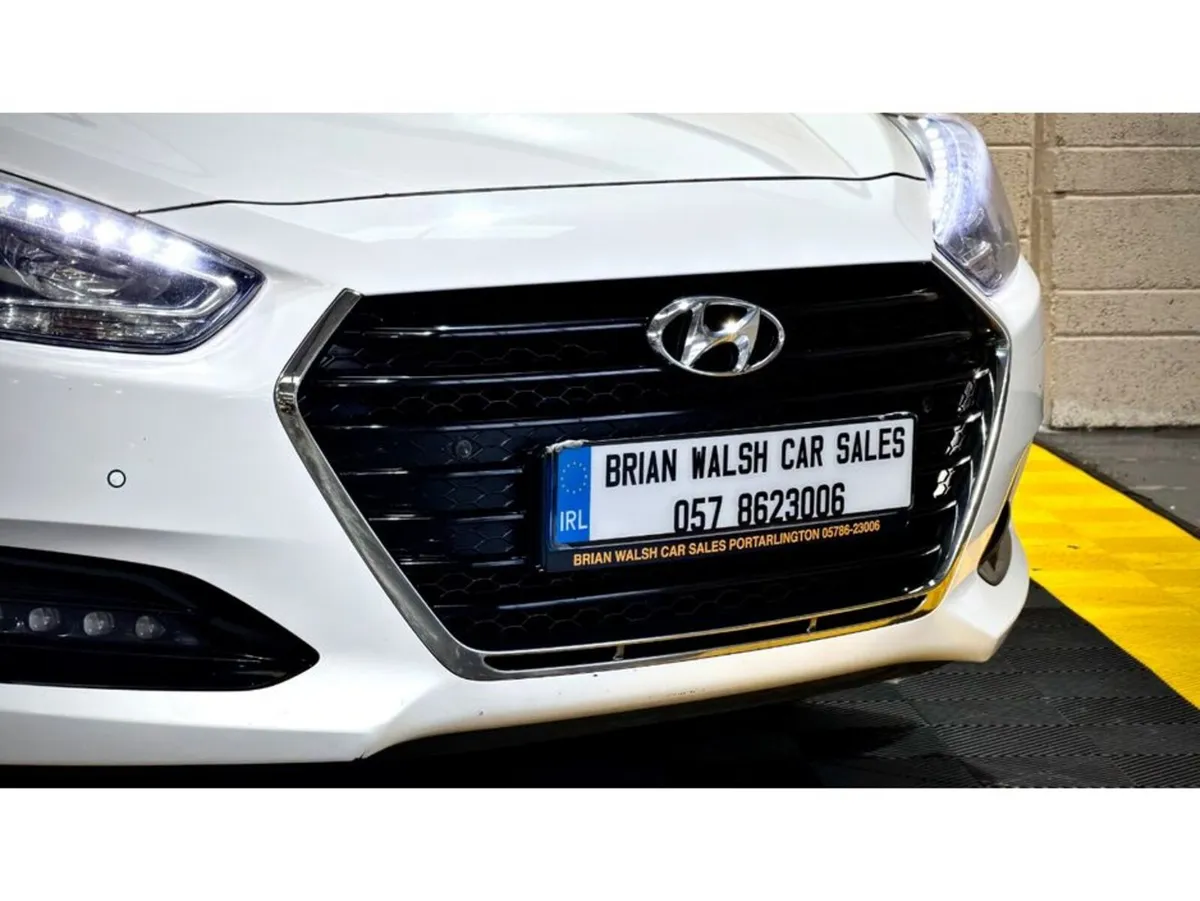 Hyundai i40 SALON EXECUTIVE 4DR - Image 3