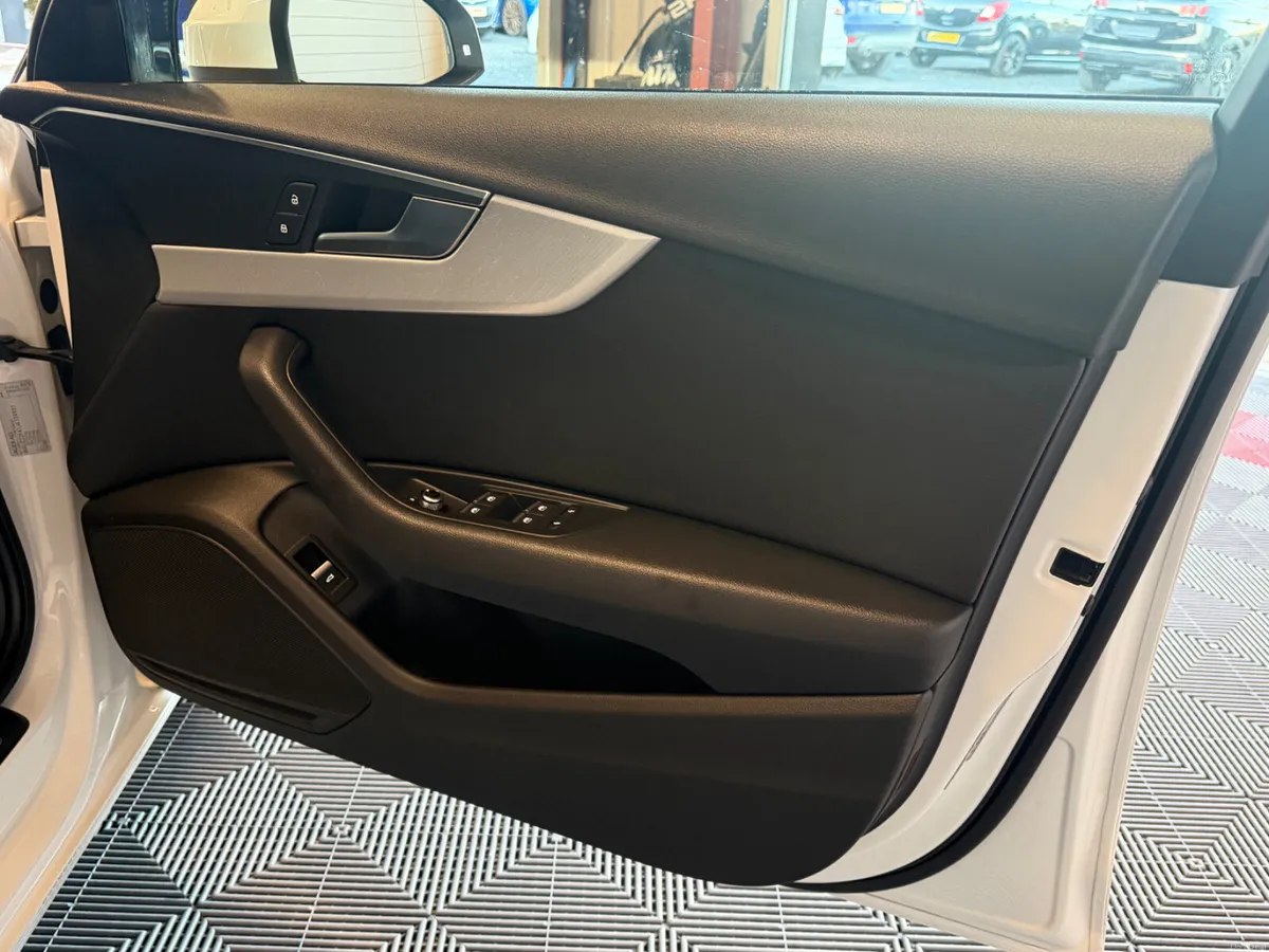 Audi A4 2018 vrt included in price - Image 6