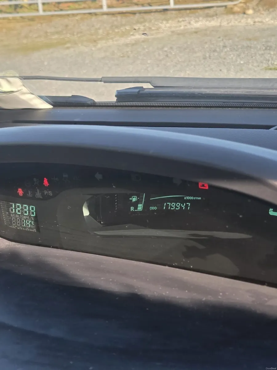 Toyota Yaris 2006 - Image 2