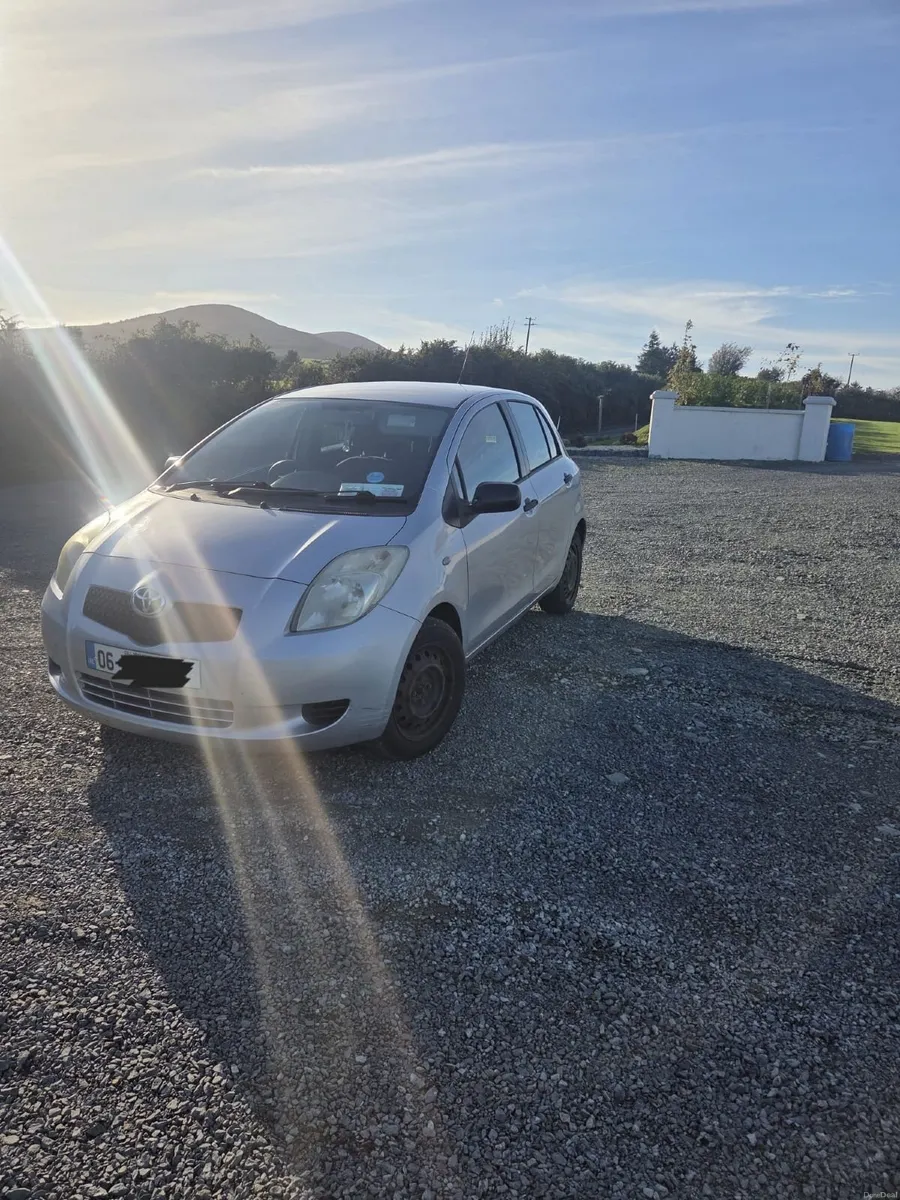 Toyota Yaris 2006 - Image 3