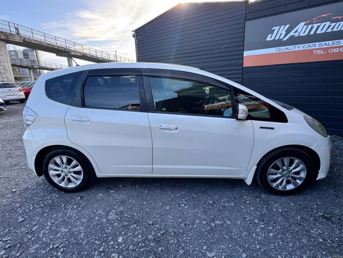 Honda Fit GP1 CVT HYBRID 5DR AUTO DAA-GP1 - Image 5