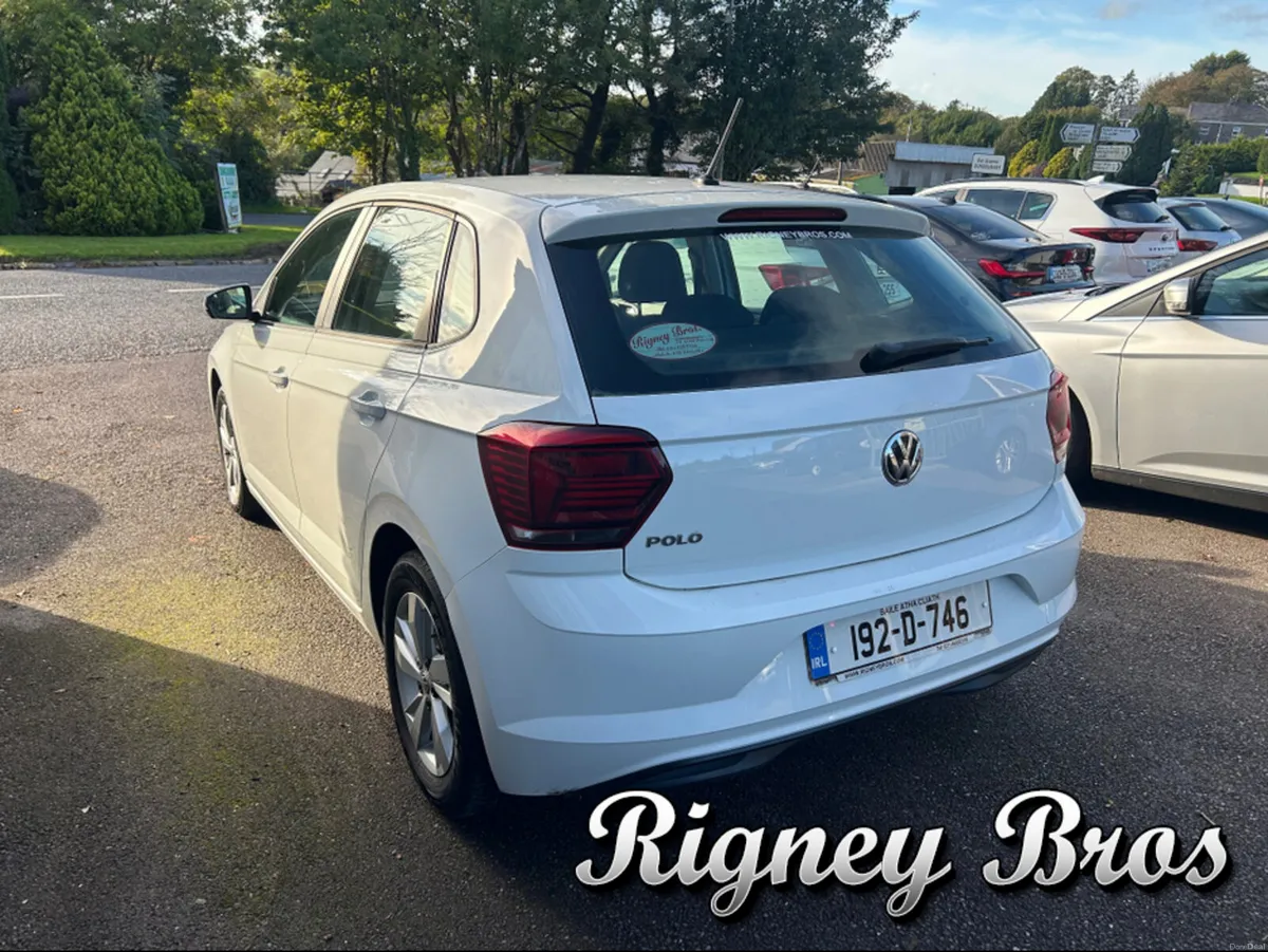 Volkswagen Polo TRENDLINE 1.0 MANUAL 5SPEED 65HP 5 - Image 4