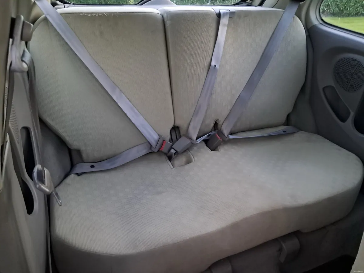 Nissan micra 2003 - Image 5
