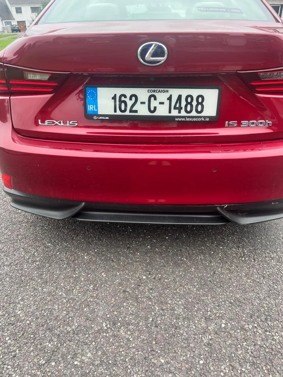 Lexus IS 2016 - Image 2