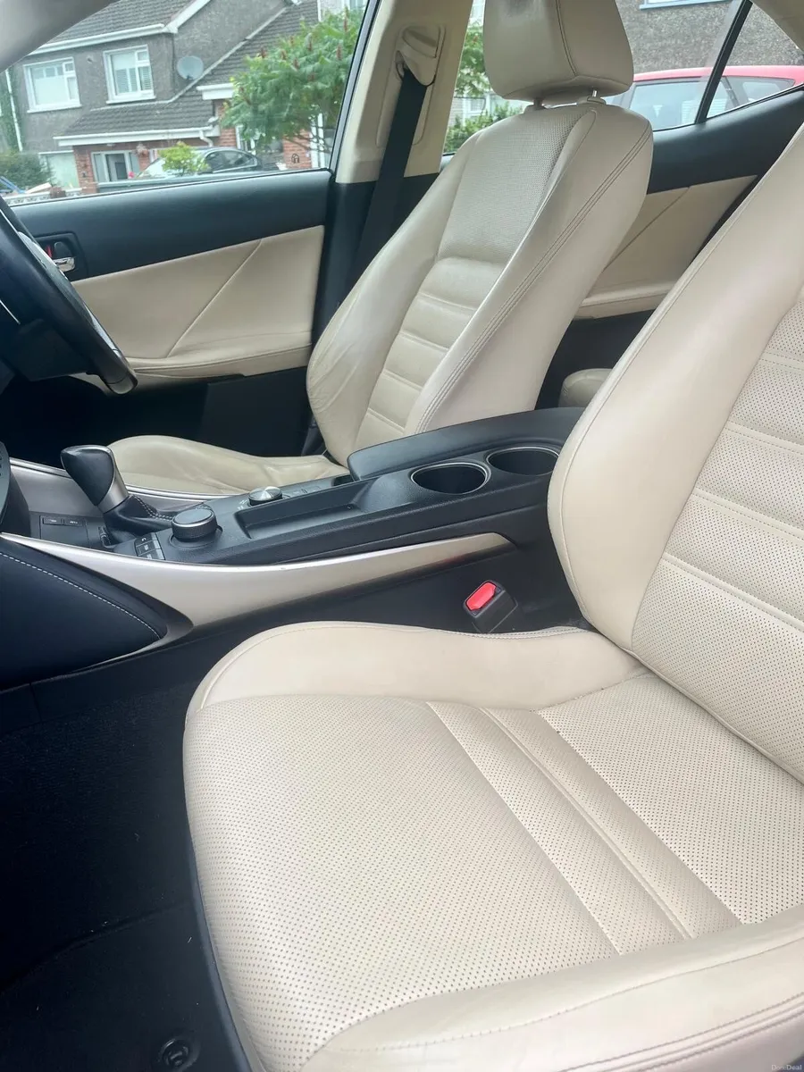 Lexus IS 2016 - Image 6