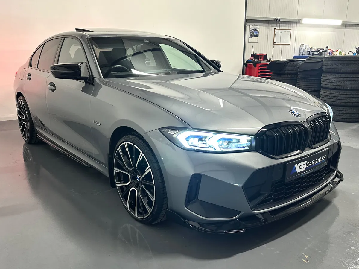 2023 BMW 330E M-Sport M-Performance - Image 4