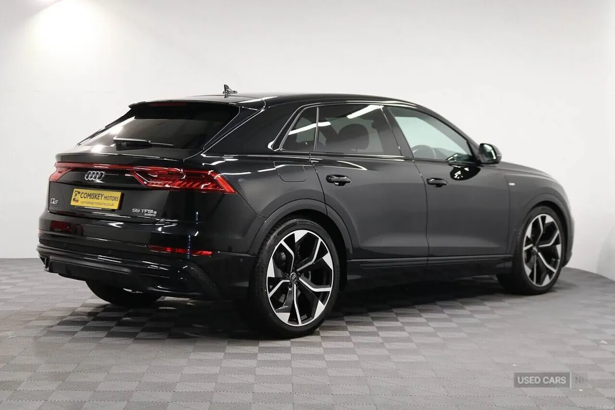 Audi Q8 TFSIe V6 Black Edition - Image 6
