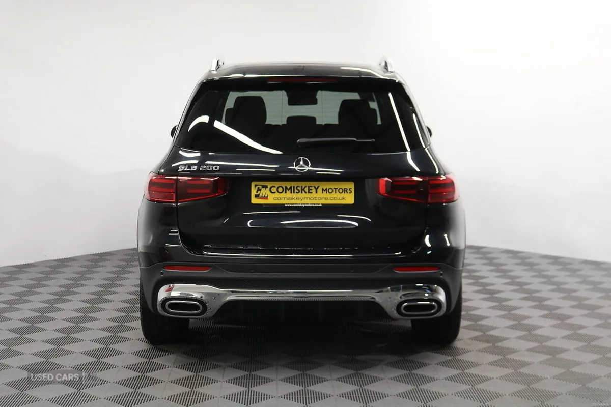 Mercedes-Benz GLB 200h MHEV AMG Line - Image 5